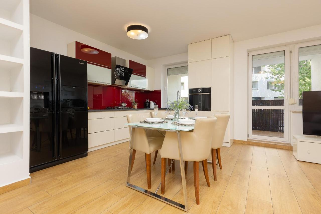 Metro Targowek Spacious Apartment With Parking By Noclegi Renters Варшава Экстерьер фото